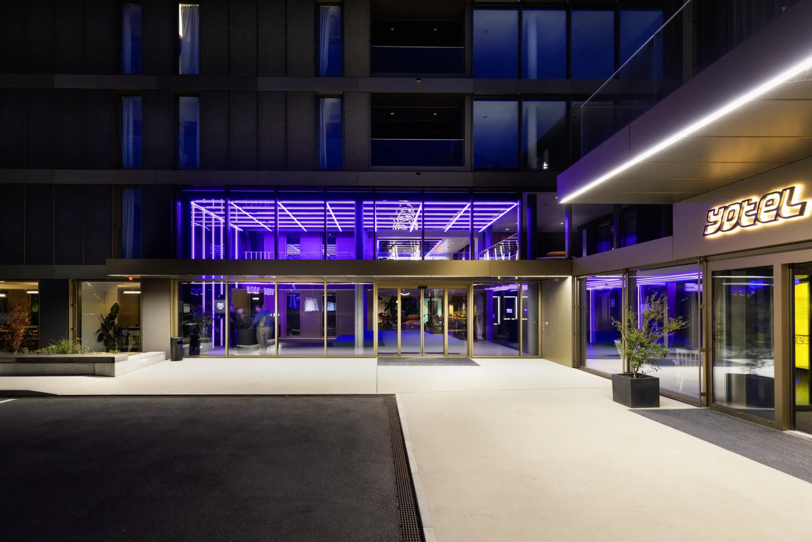 YOTEL Geneva Lake