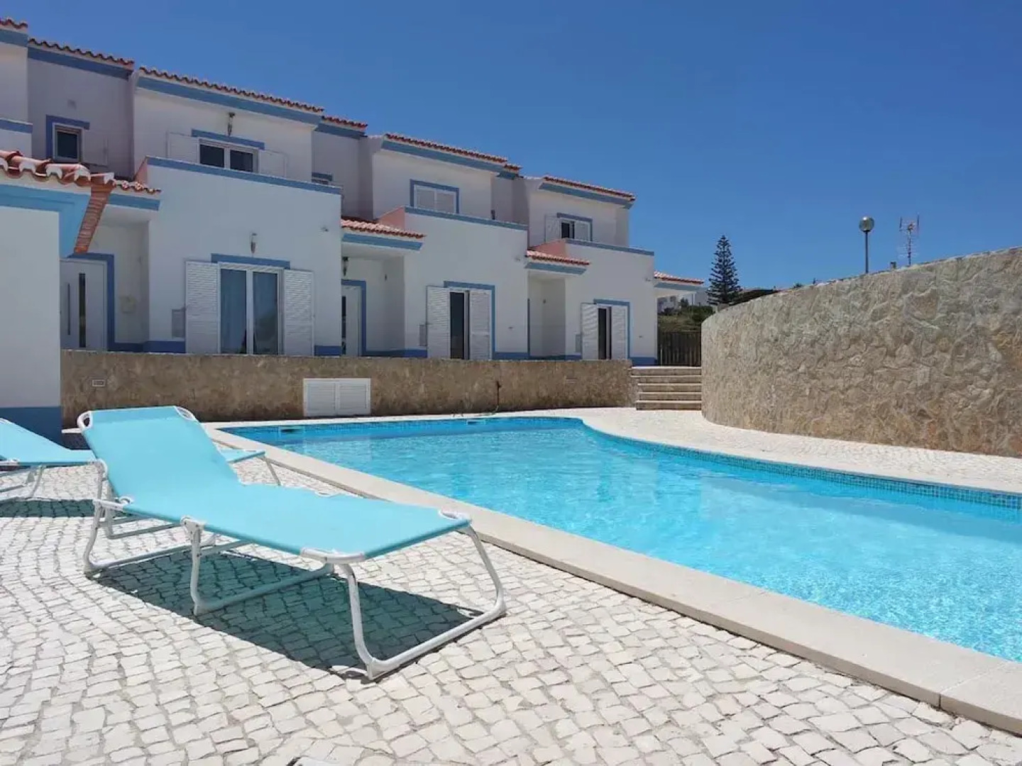 D01 - Coastal Townhouse by Dreamalgarve