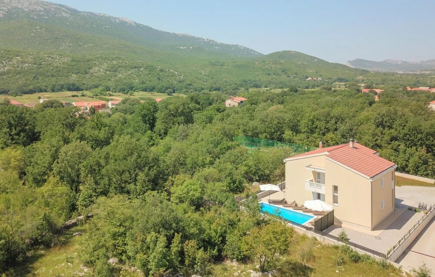 Awesome Home in Dugopolje With Wifi and 4 Bedrooms