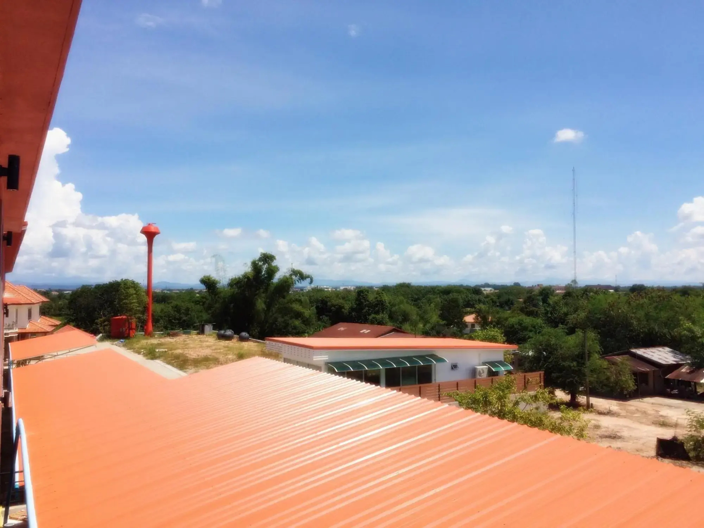 Vipat Bungkan Hotel
