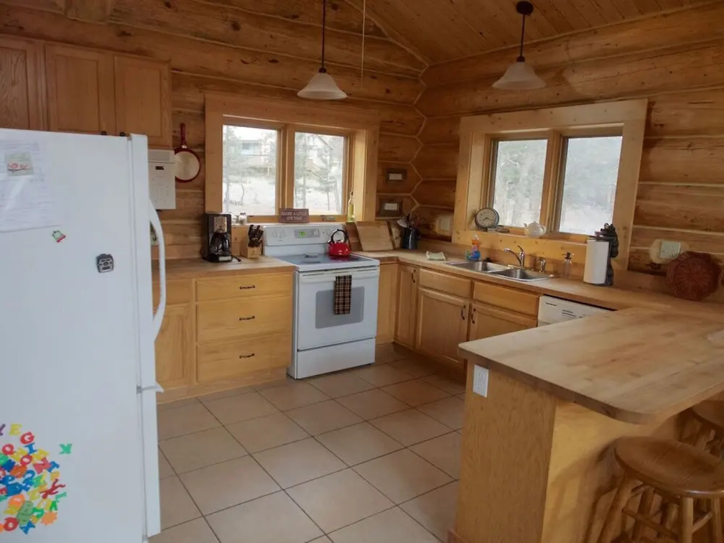 Cliffs & Stream Log - 3 Br Cabin