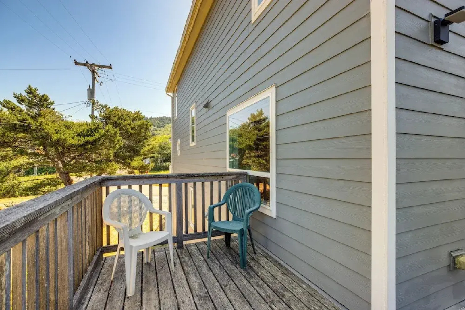 Walk to Shore: Home w/ Deck in Rockaway Beach!