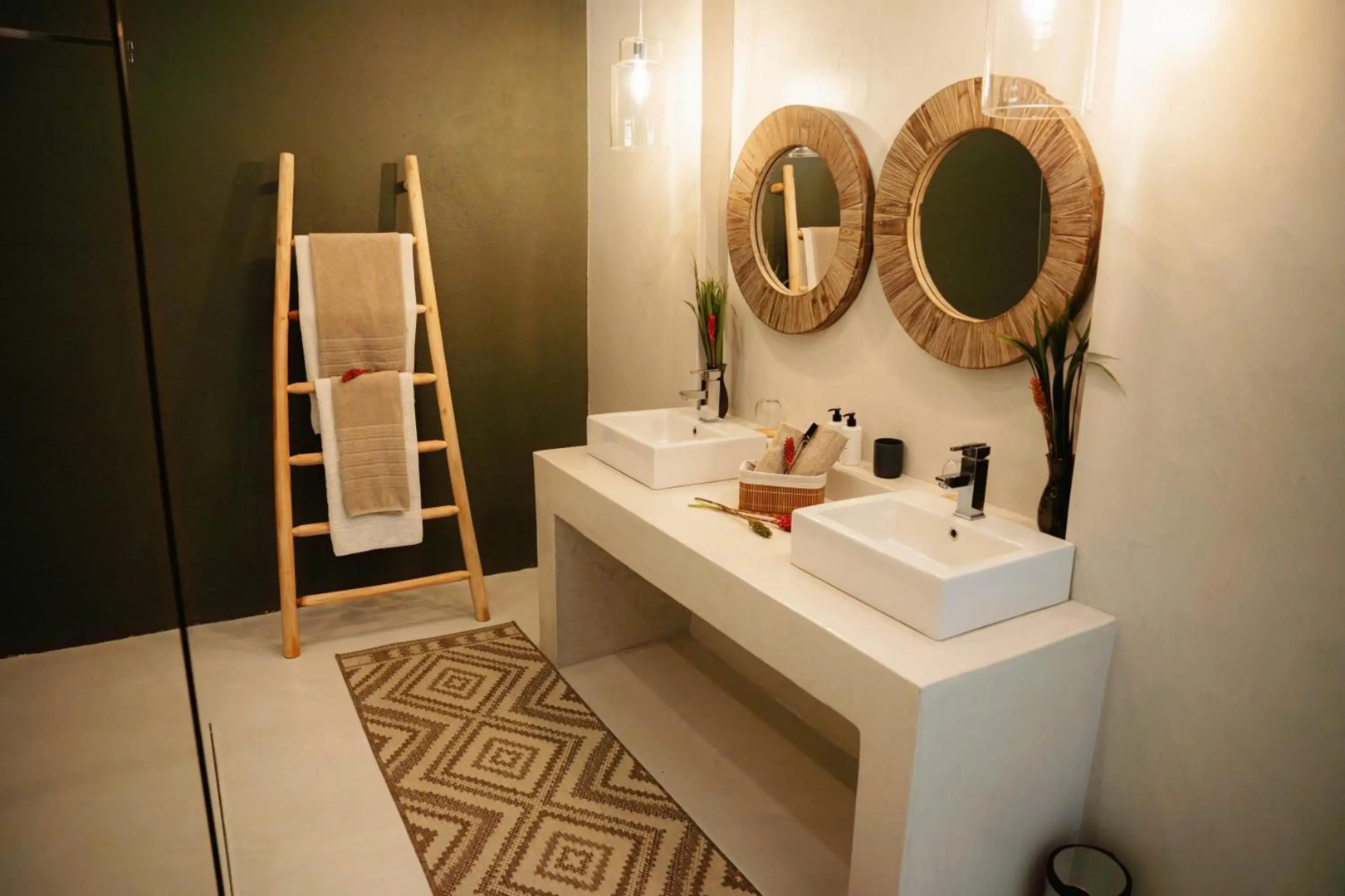 Bambuu Lakeside Lodge