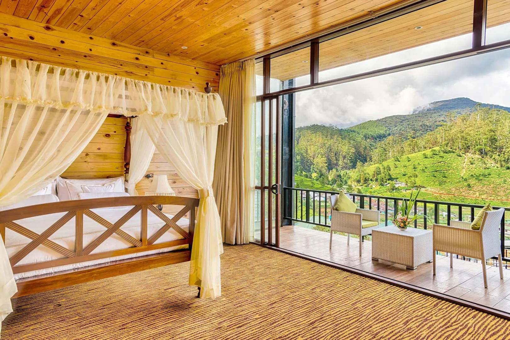 The Golden Ridge Hotel