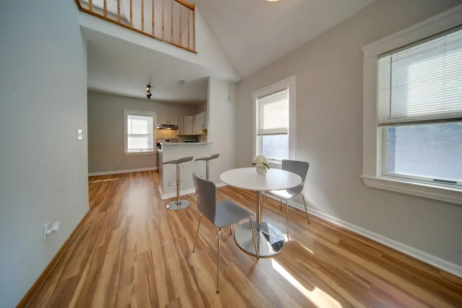 < 3 Mi to Dtwn: Cleveland Apt w/ Deck & Wet Bar