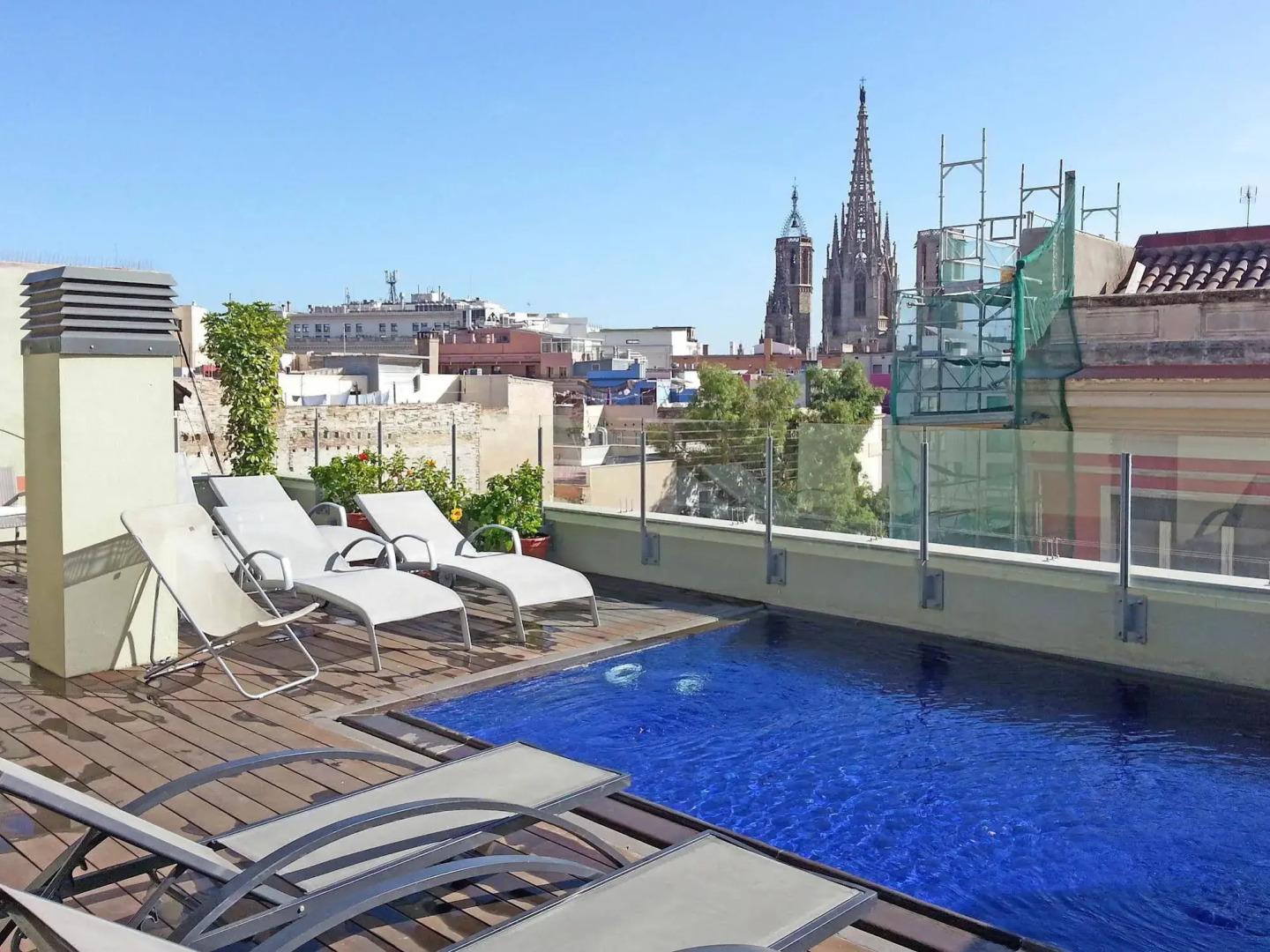 Aspasios Catedral Apartments