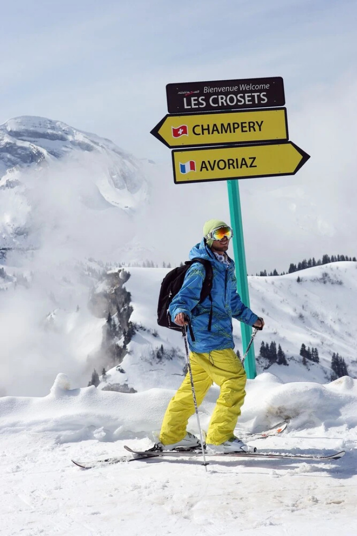 Mirois - Montagne 26 Ski-in Apartment on the Slopes in Les Crosets