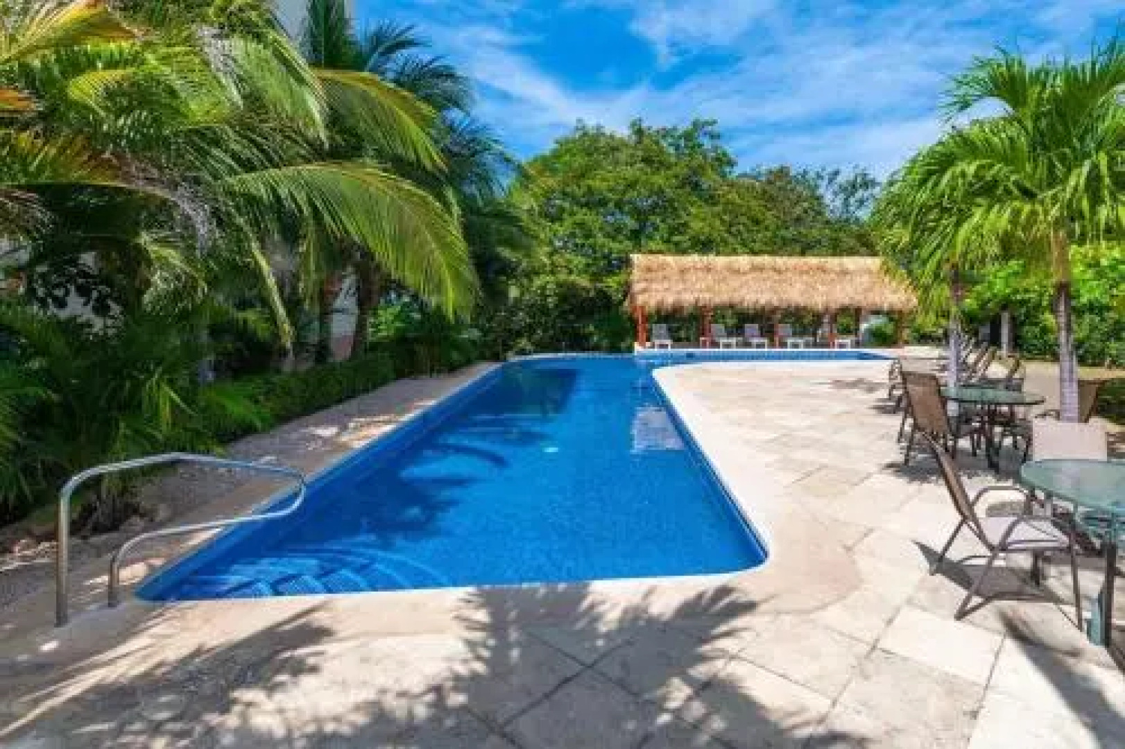 Luxury 2 bedroom condo with ocean view - Few steps from beach