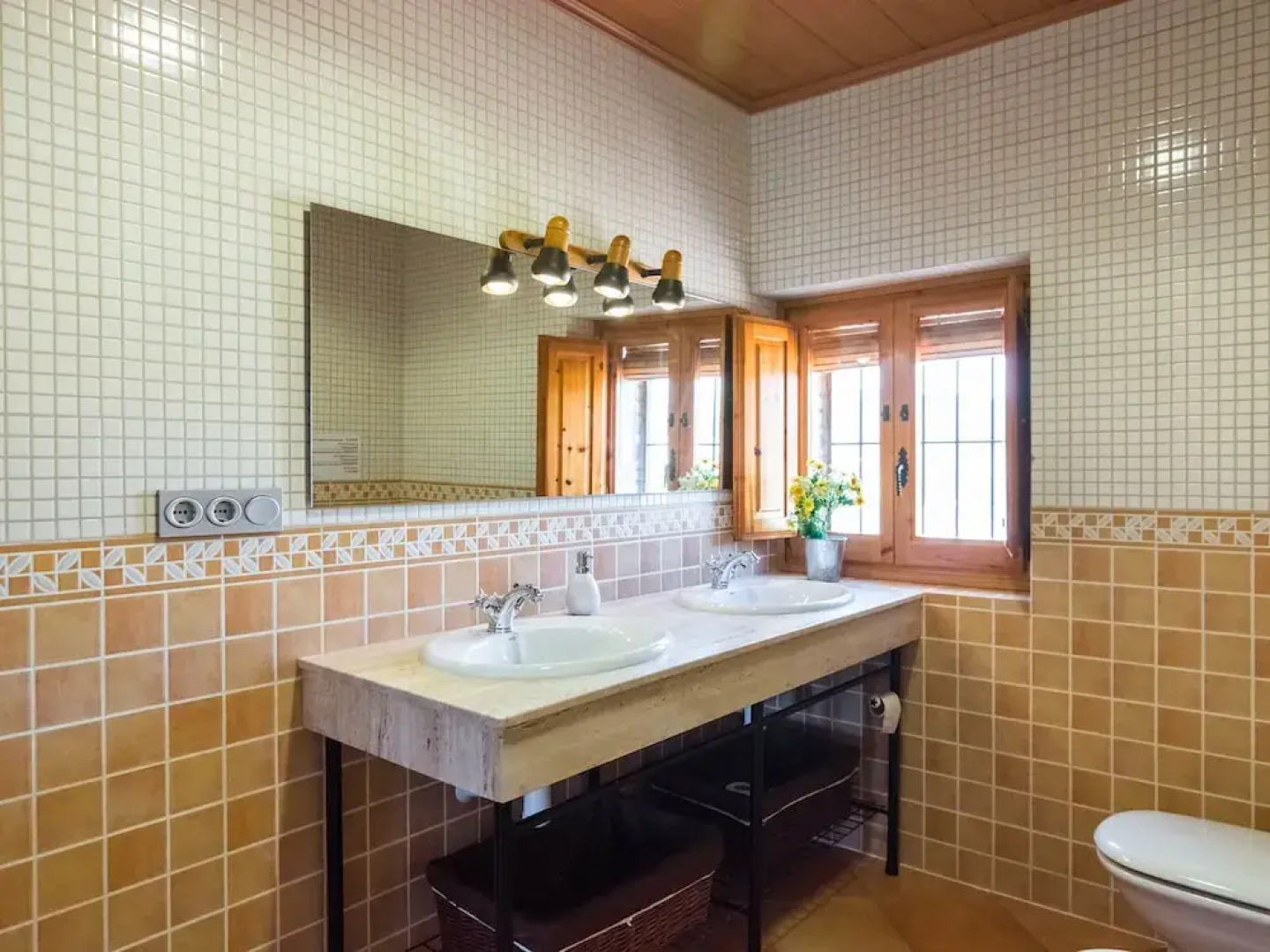 Luxurious Mansion in la Múnia With Swimming Pool and Views