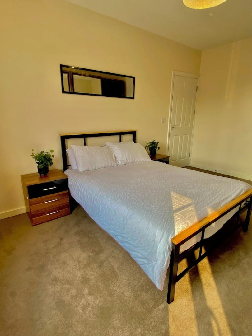 Impeccable 3-bed House in Thames Ditton