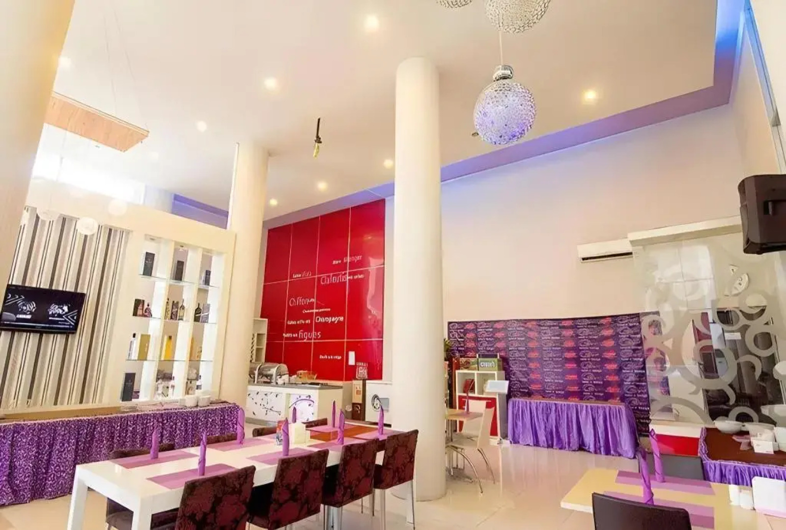 Royal Hotel n' Lounge