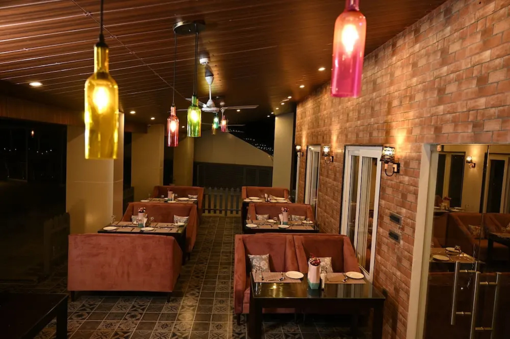 The Hotel Js Souvenir