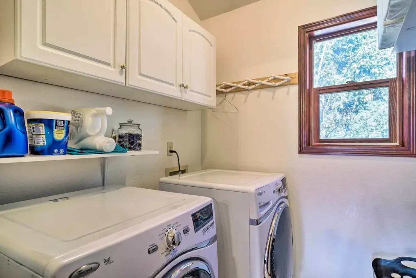 Woodland Park Hideaway w/ Mtn Views & Hot Tub