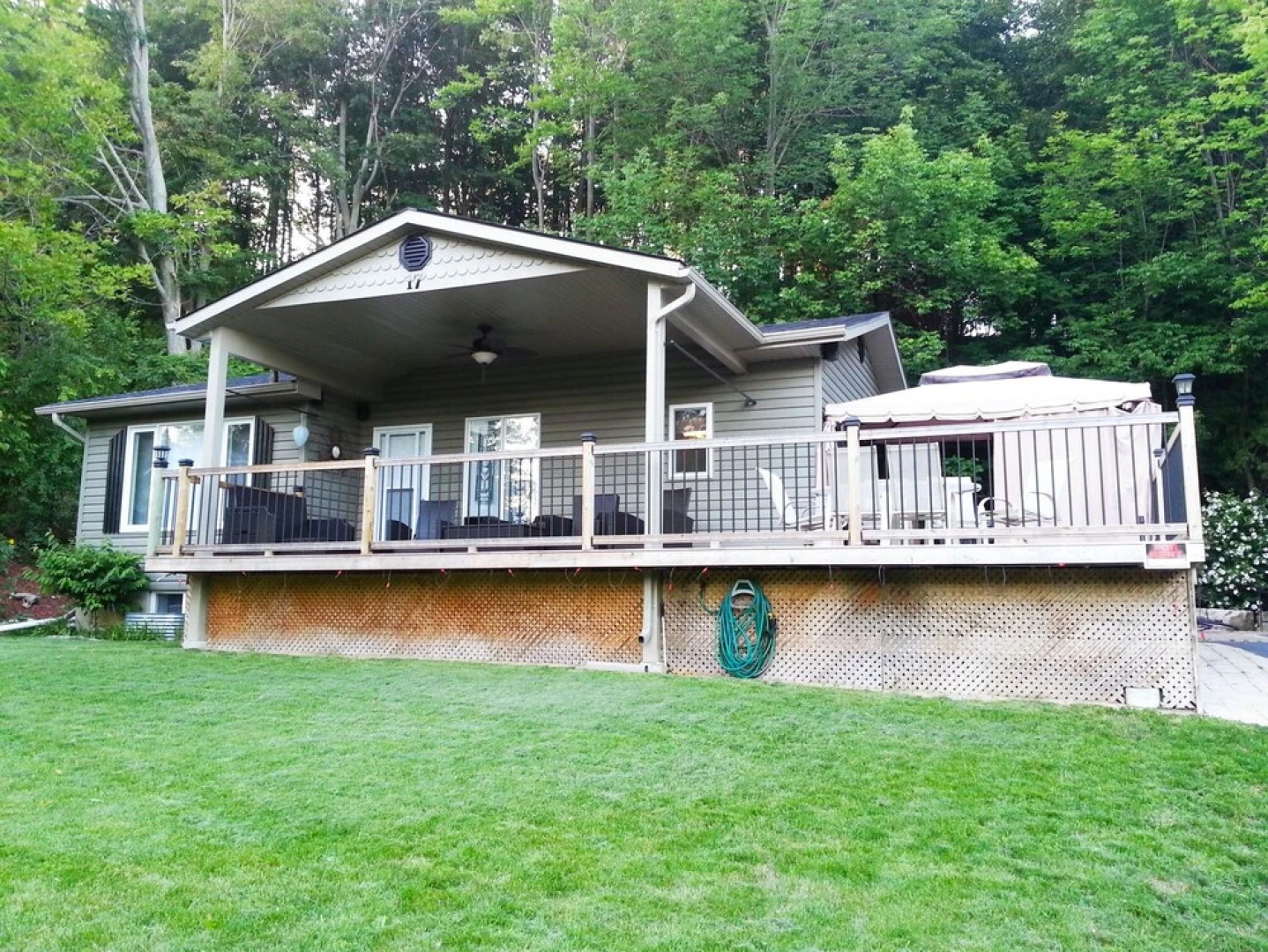 4 Bedroom River-view Cottage