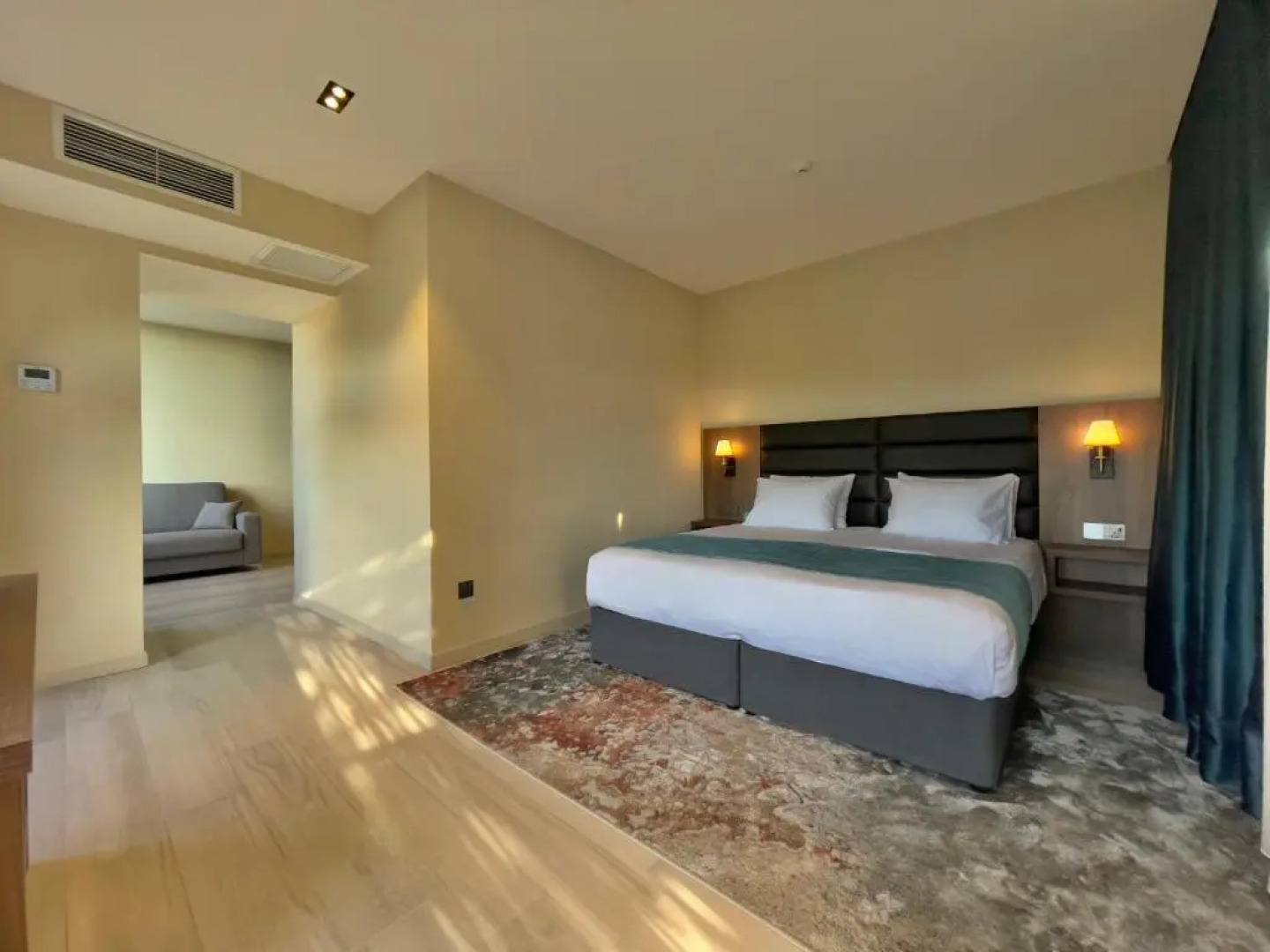 Отель Eleven Inn Tbilisi