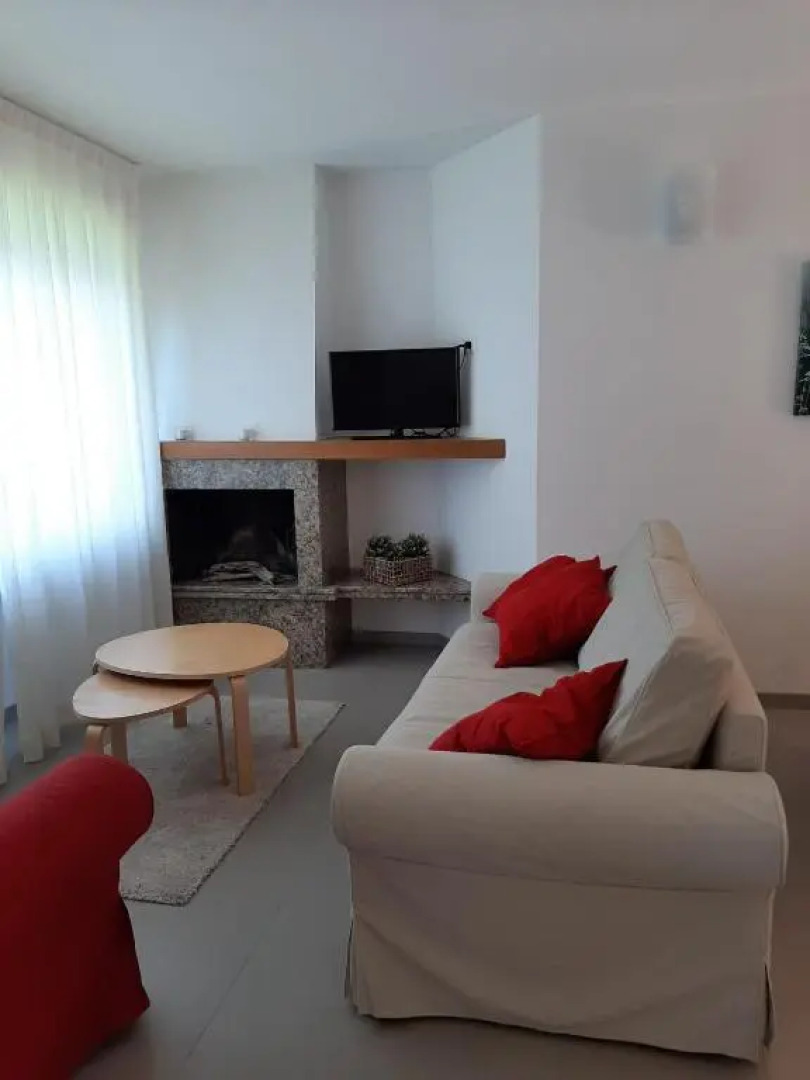 Appartamento GIOIOSA 1 con ampio terrazzo e vista Lago