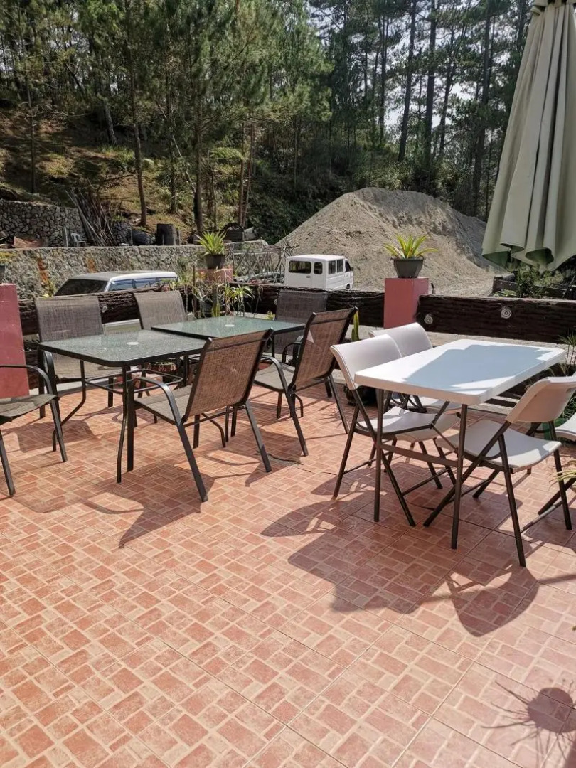 Rusty Nail Inn And Cafe