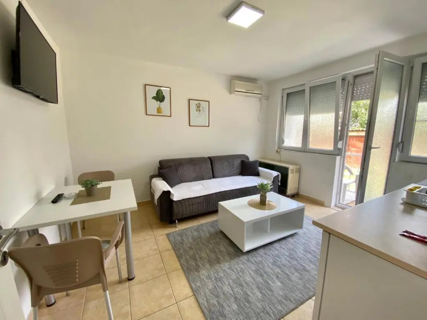 Central DELUXE Apartment