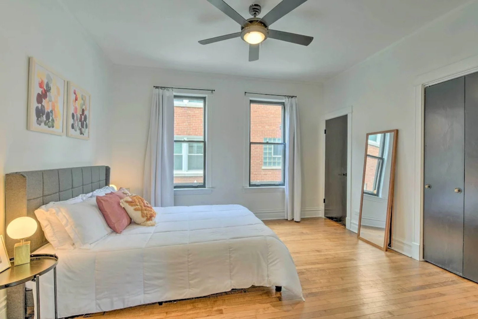 Spacious Oak Park Home, 11 Mi to Downtown Chicago!