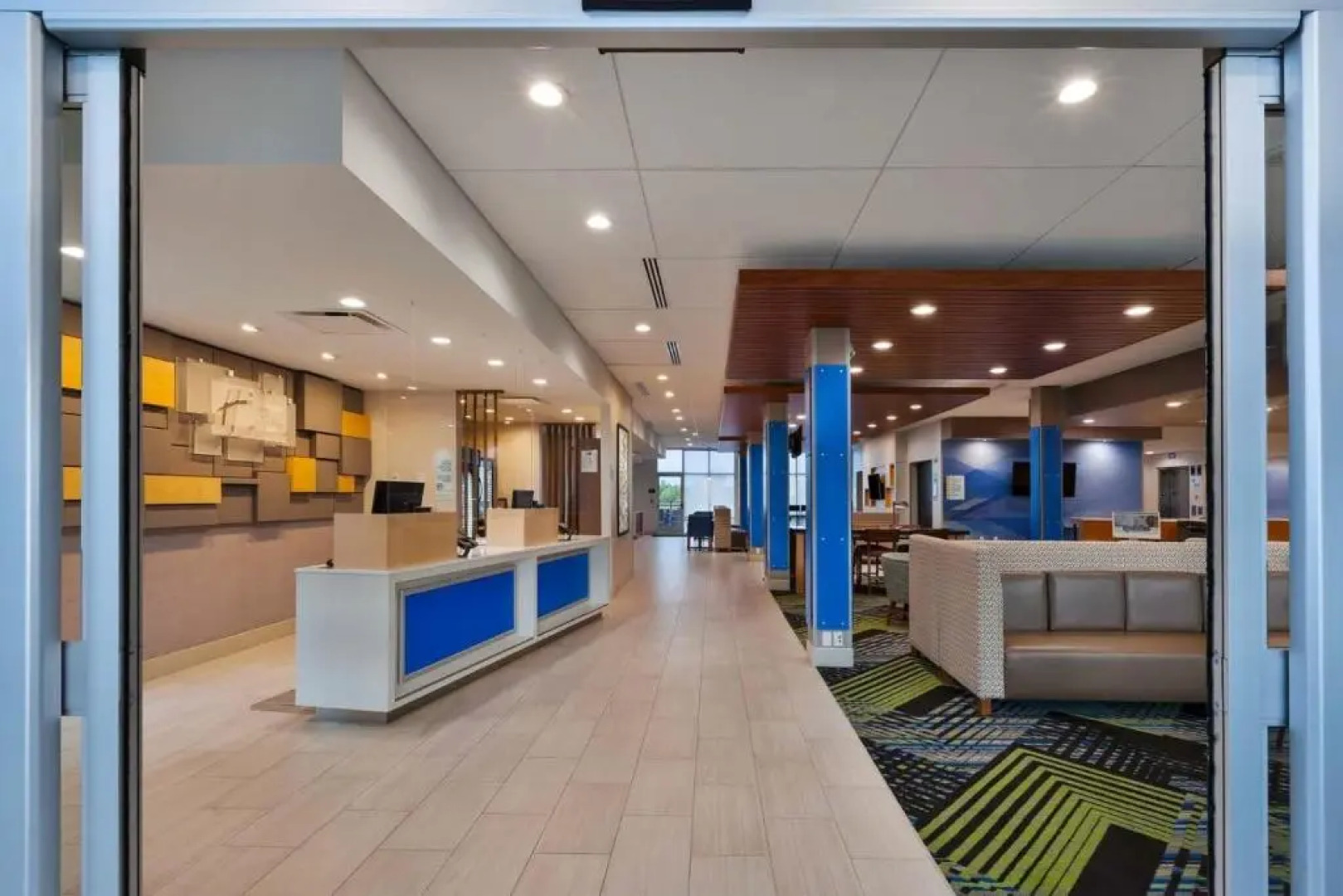 Holiday Inn Express & Suites Grand Rapids Airport - South by IHG