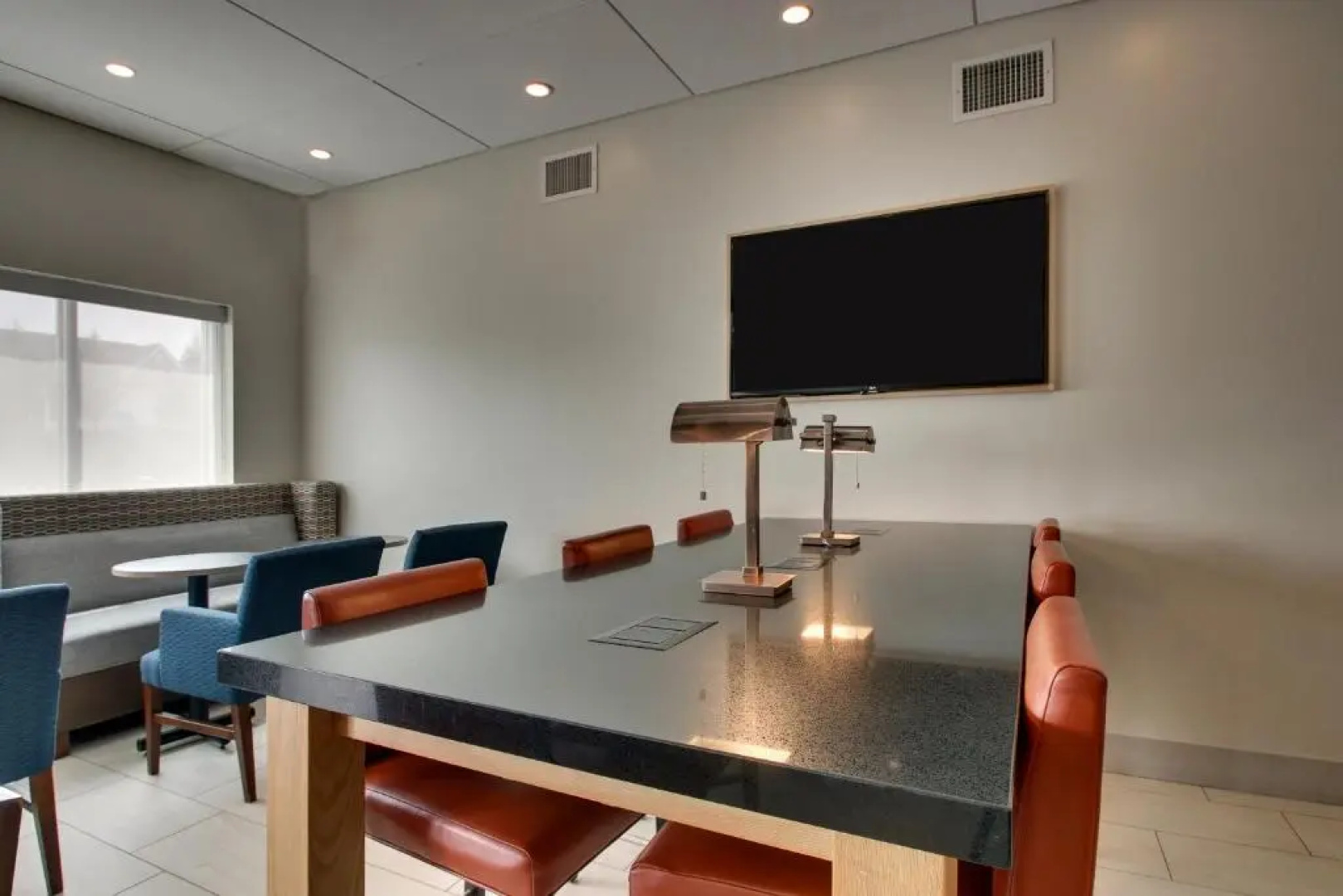 Holiday Inn Express & Suites Lancaster East - Strasburg by IHG