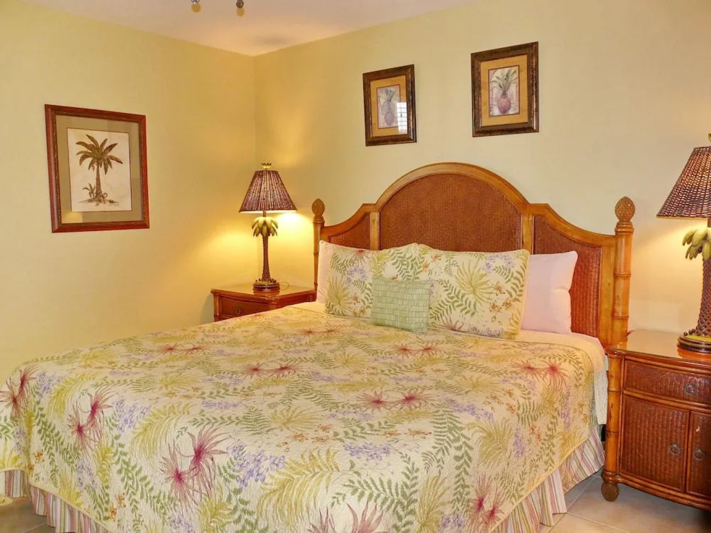 Luxurious Beachfront Condo With Glorious Ocean Views