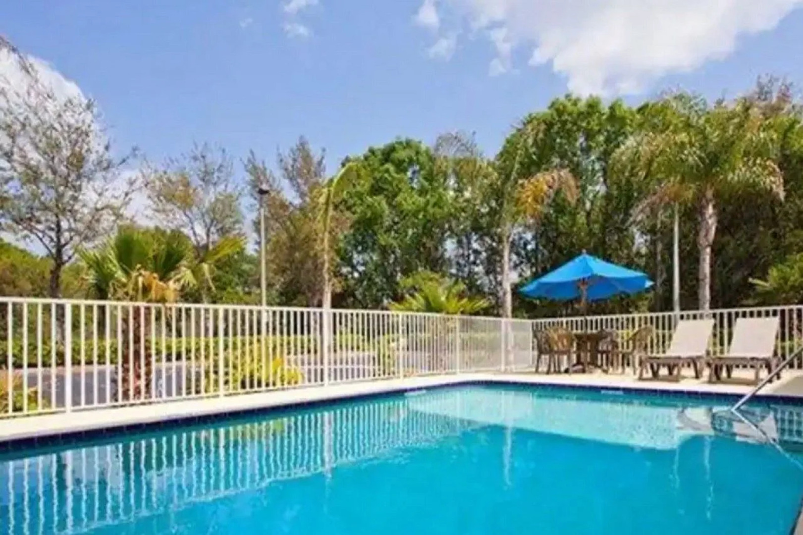 Econo Lodge Wesley Chapel