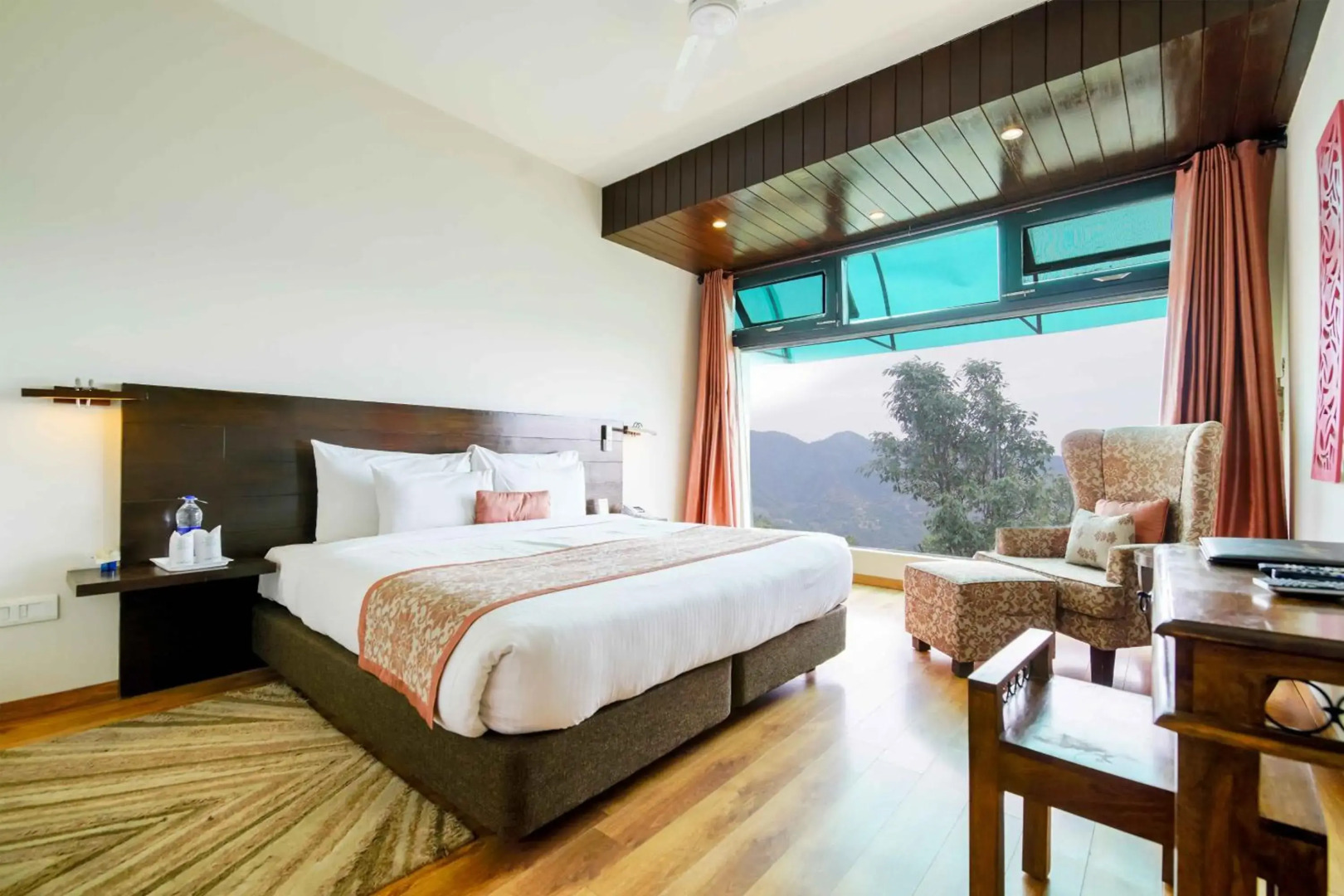 WoodSmoke resort & Spa