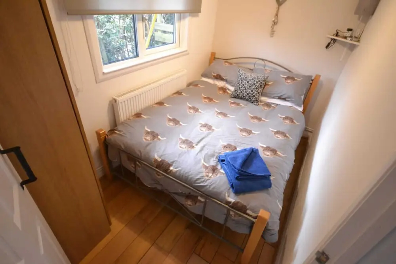 2-bed Cabin Sleeps 4 -small Pets Ok -free Parking