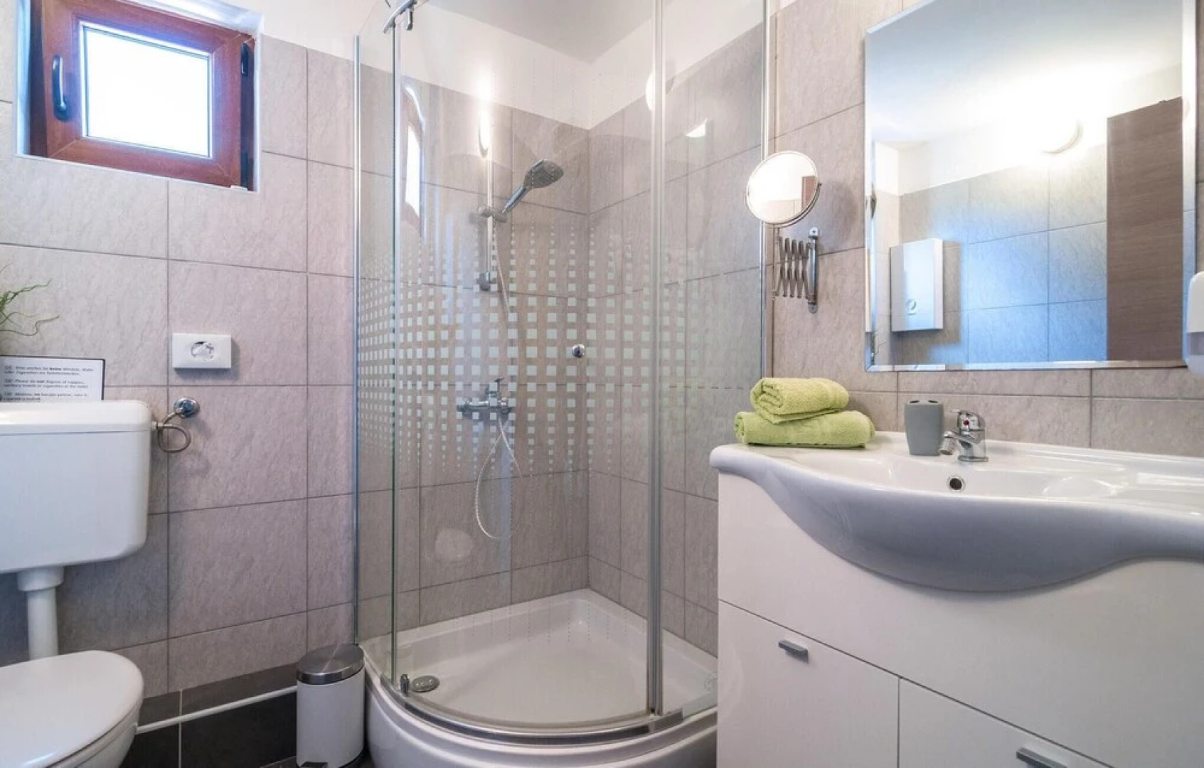 Beautiful Home in Mudri Dolac With Sauna, Wifi and 4 Bedrooms