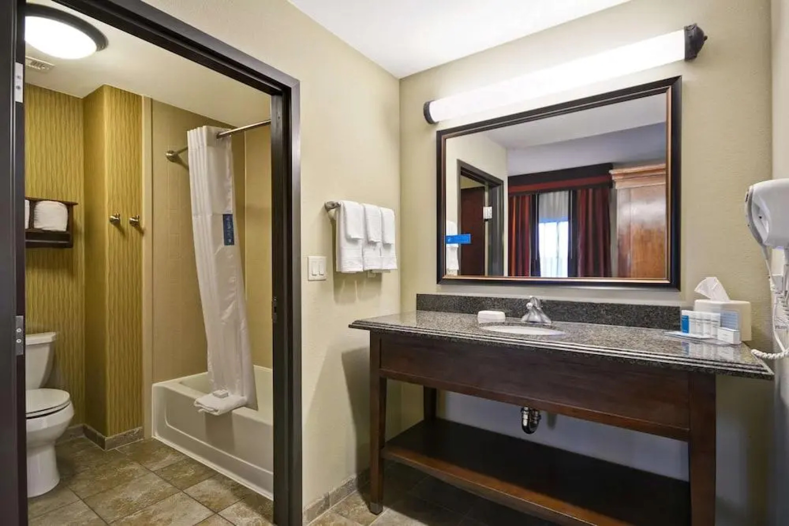 Hampton Inn & Suites Brenham