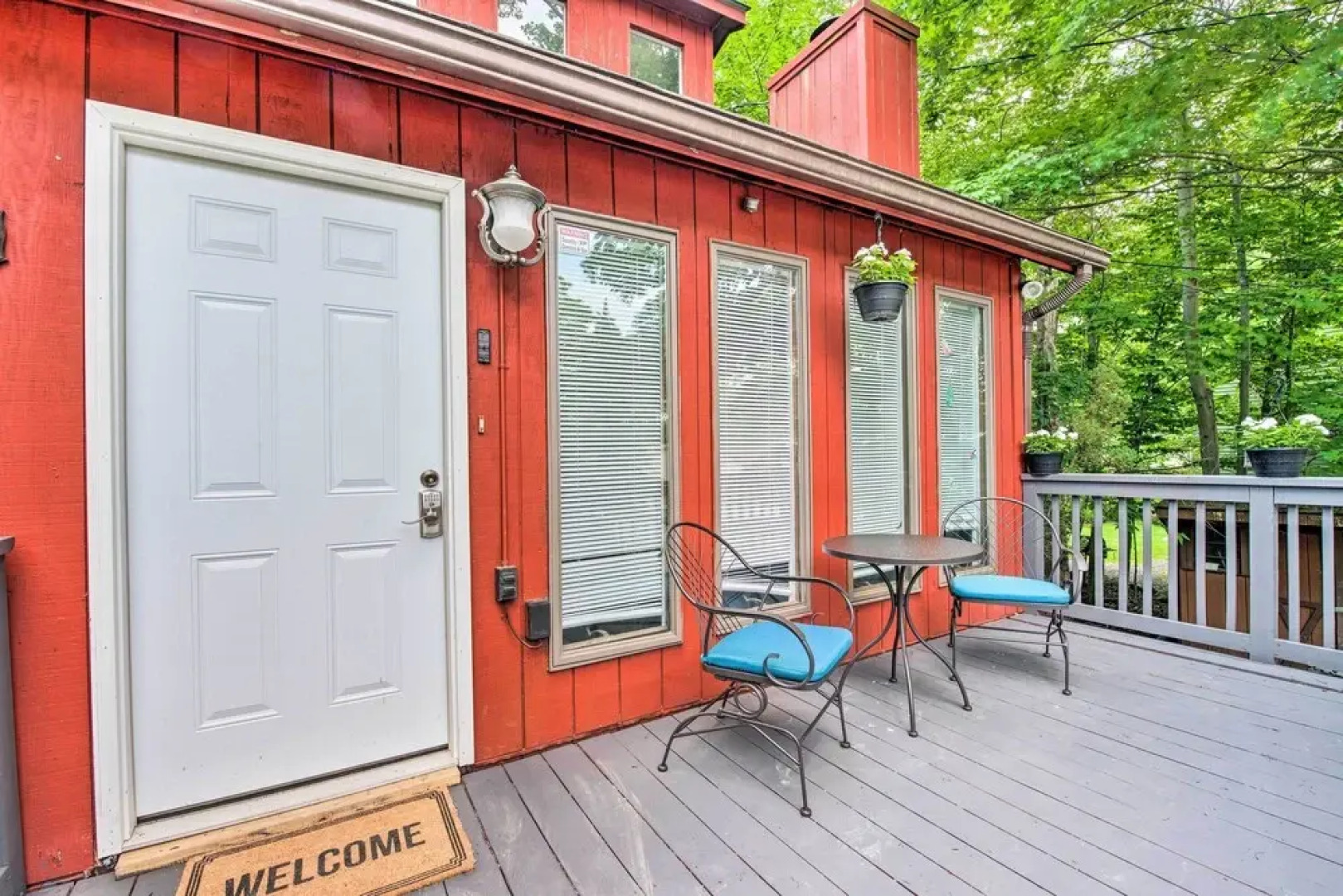 Poconos House w/ Large Deck, Gas Grill & Fire Pit!