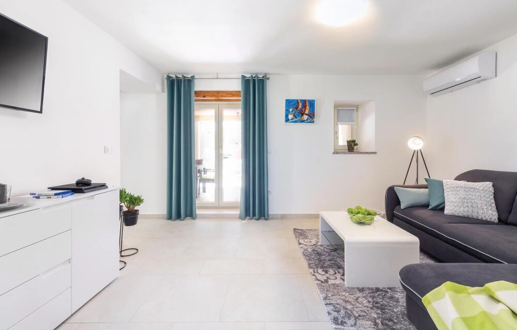 Beautiful Home in Duga Uvala With Wifi and 2 Bedrooms