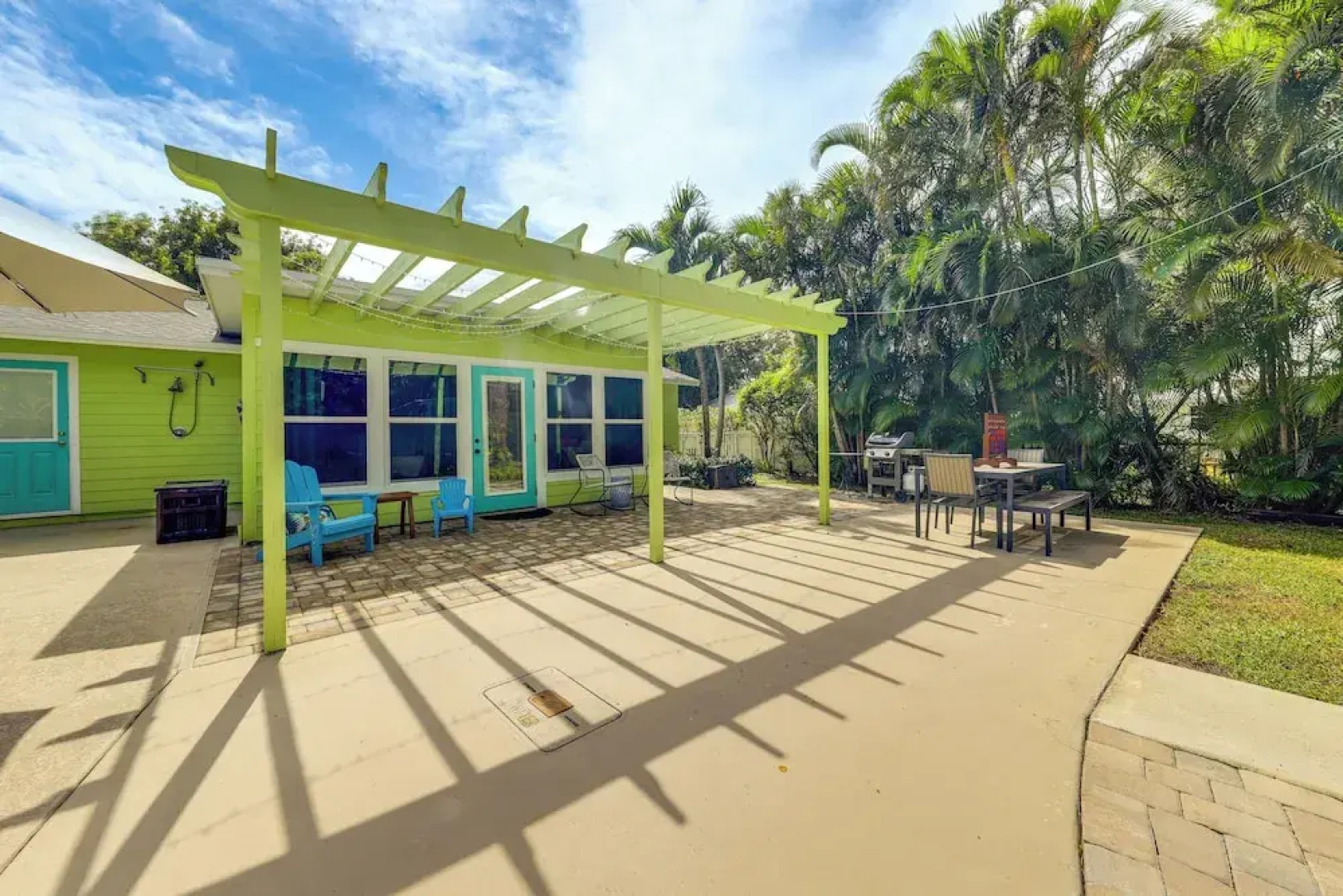 Tropical Pool Oasis on 1/4 Acre by Downtown Stuart