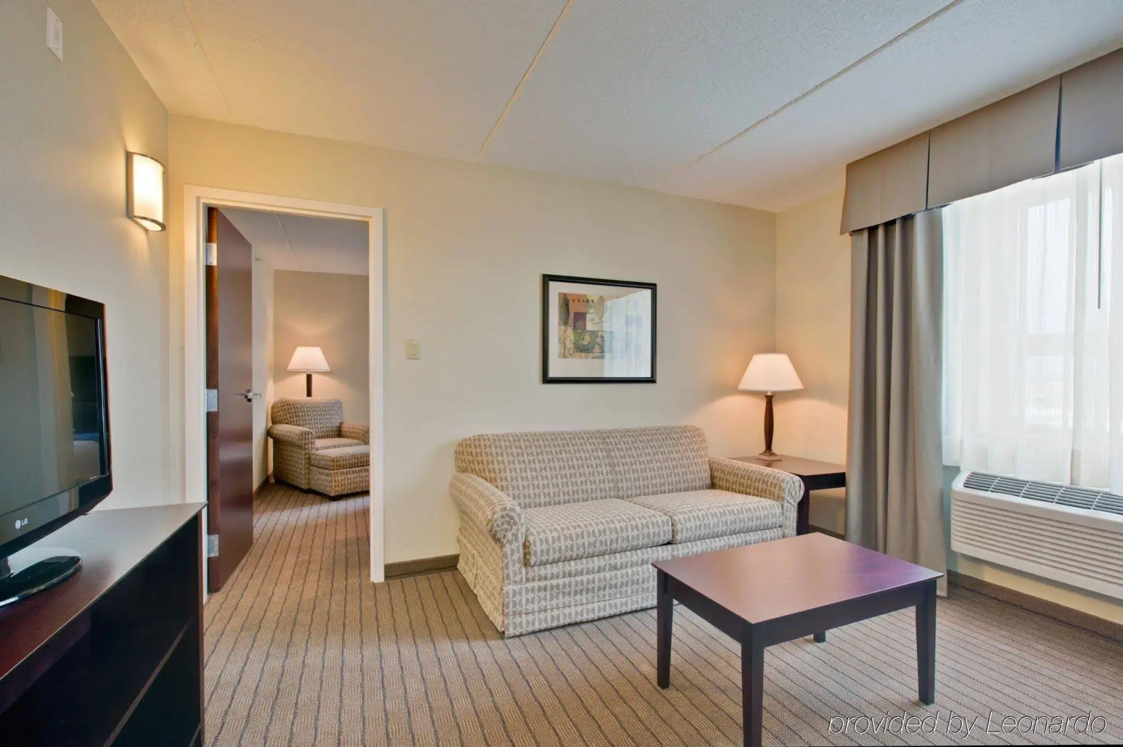 Holiday Inn Express and Suites Kincardine