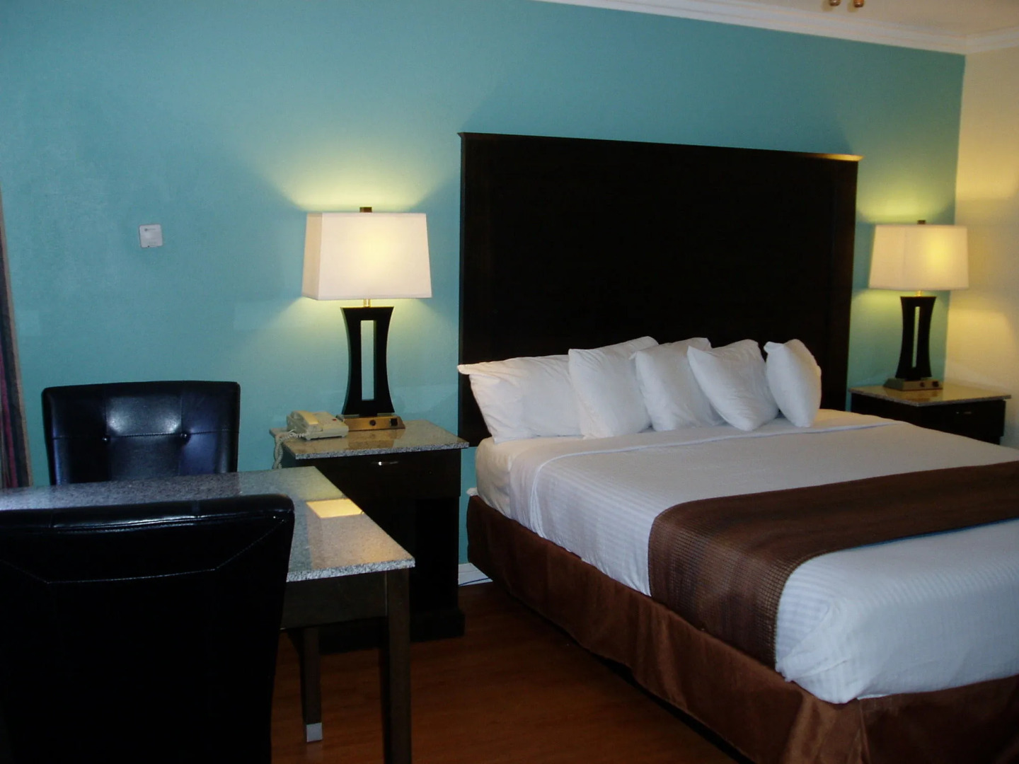 Rockview Inn and Suites