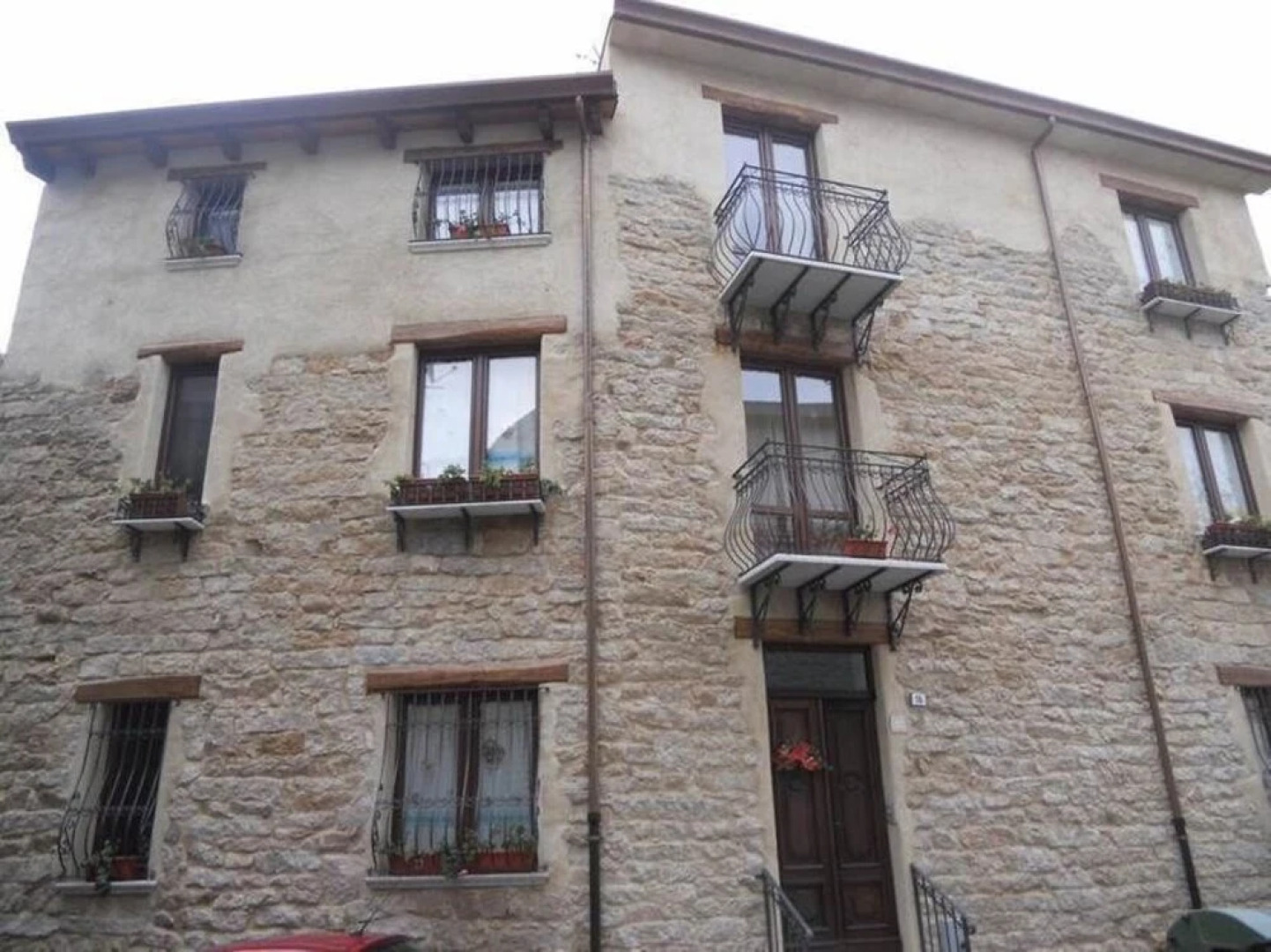 Santu Bainzu Guest House