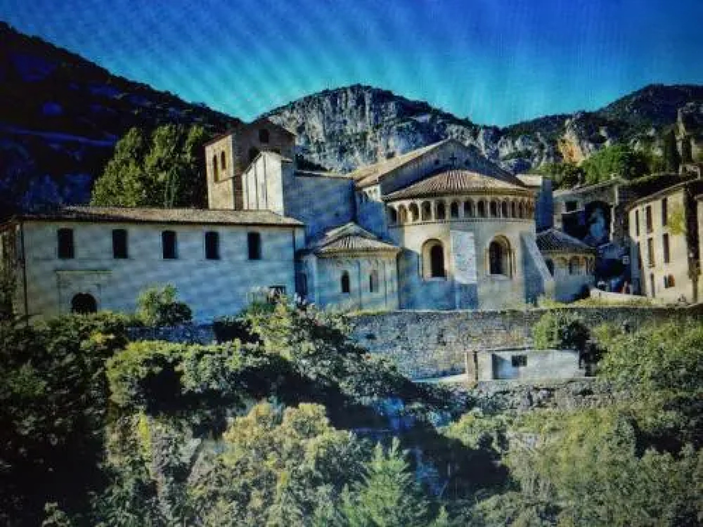 Aniane Maison Renovee avec Jardin et Boulodrome