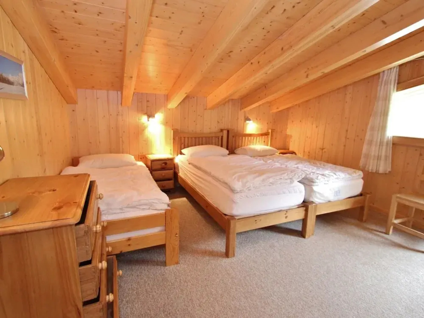 Luxury Chalet with Hot Tub in La Tzoumaz