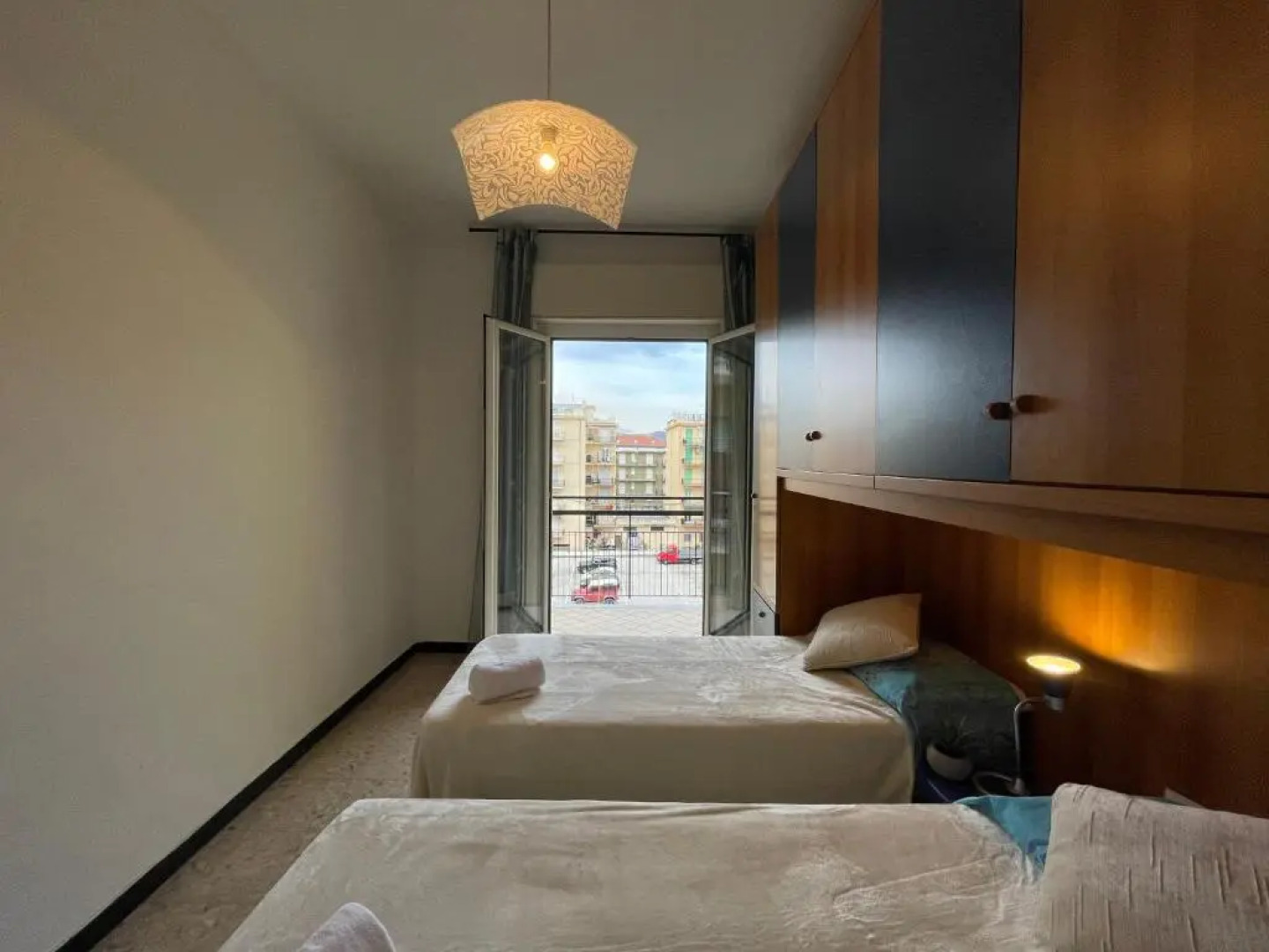 [Via XXV Aprile] 4 Locali - Di Fronte al Mare