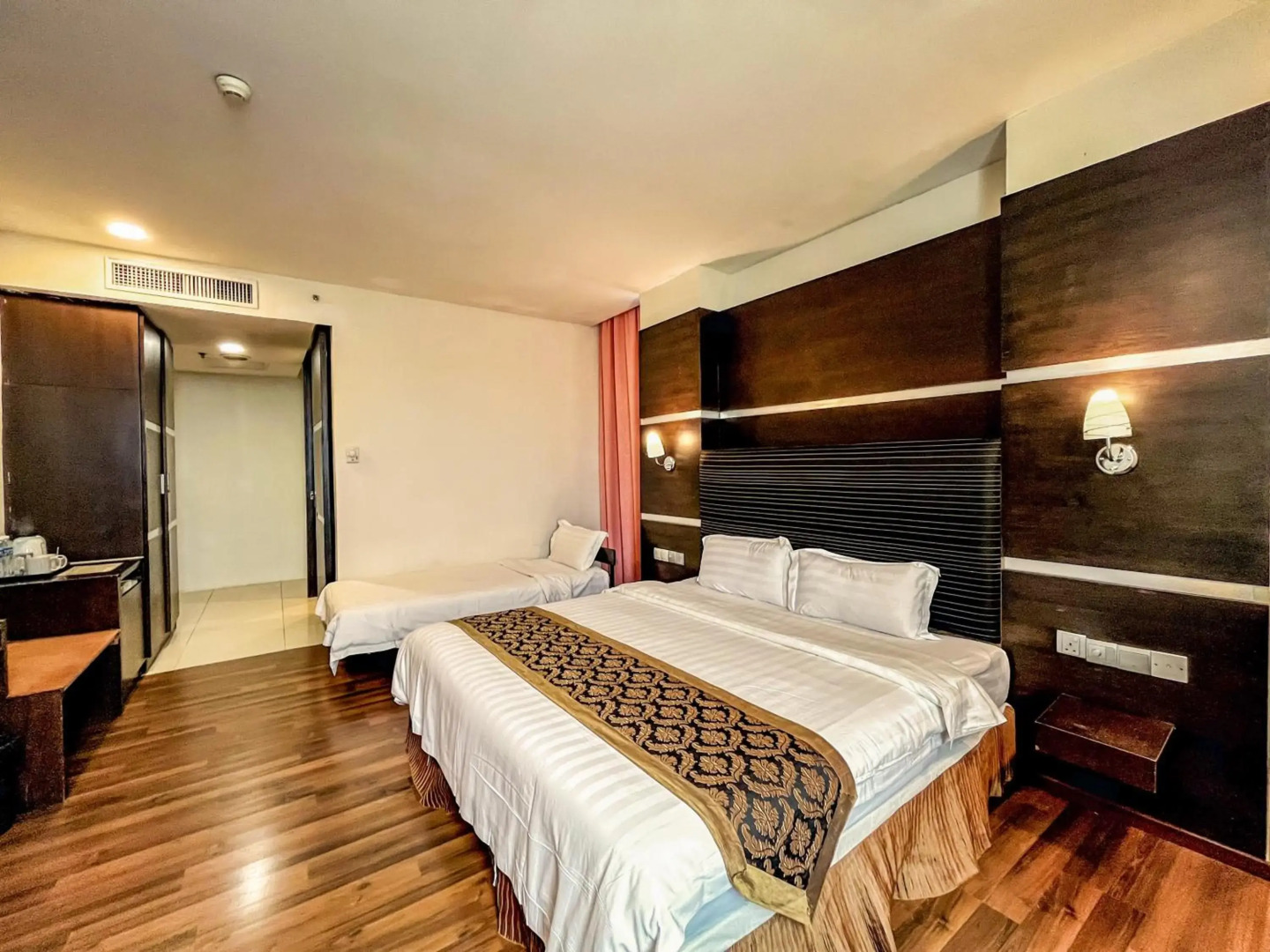 Courtyard Hotel @ 1Borneo