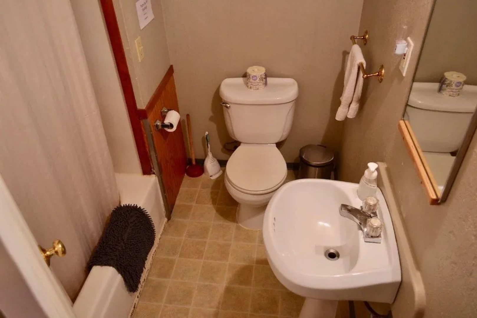 Eugene Whiteaker International Hostel