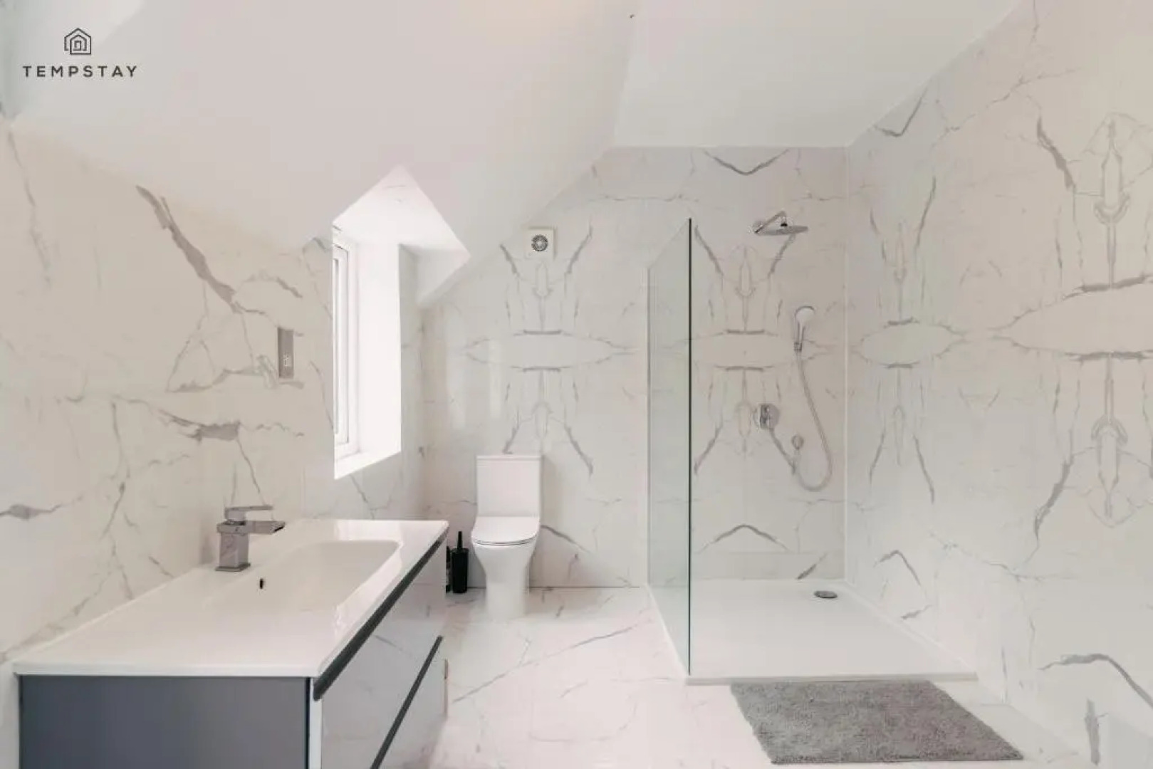 Hidden Gem! Luxury 5 Bed Near Warner Bros Studios