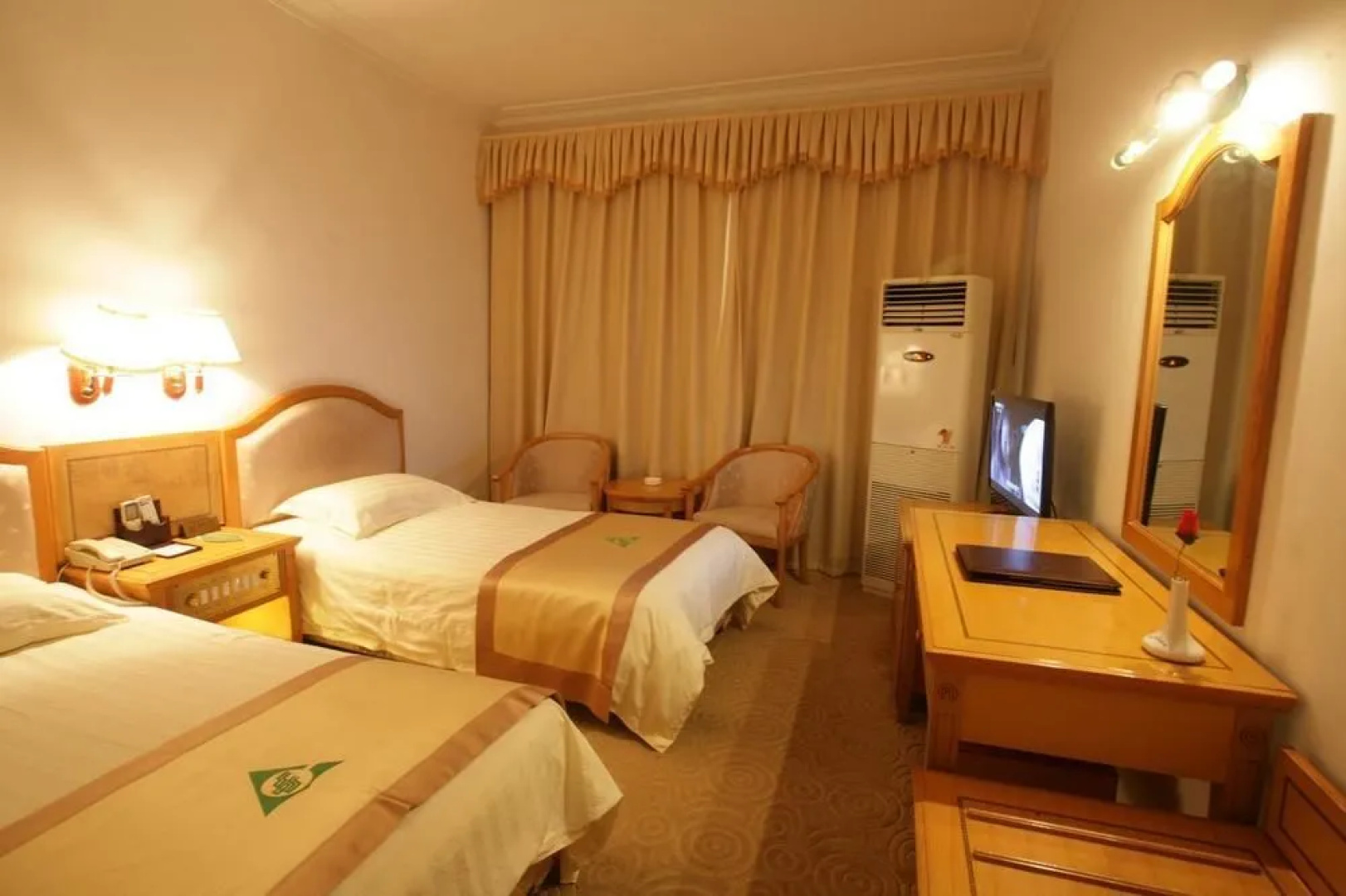 Lushan Guomai Hotel