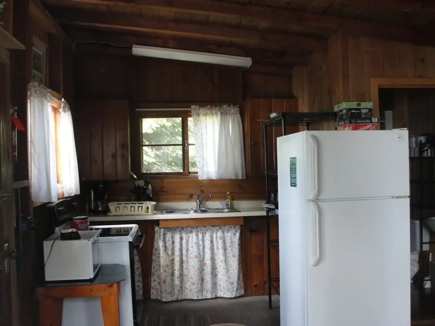 Pine Point Lodge, Resort & Motel