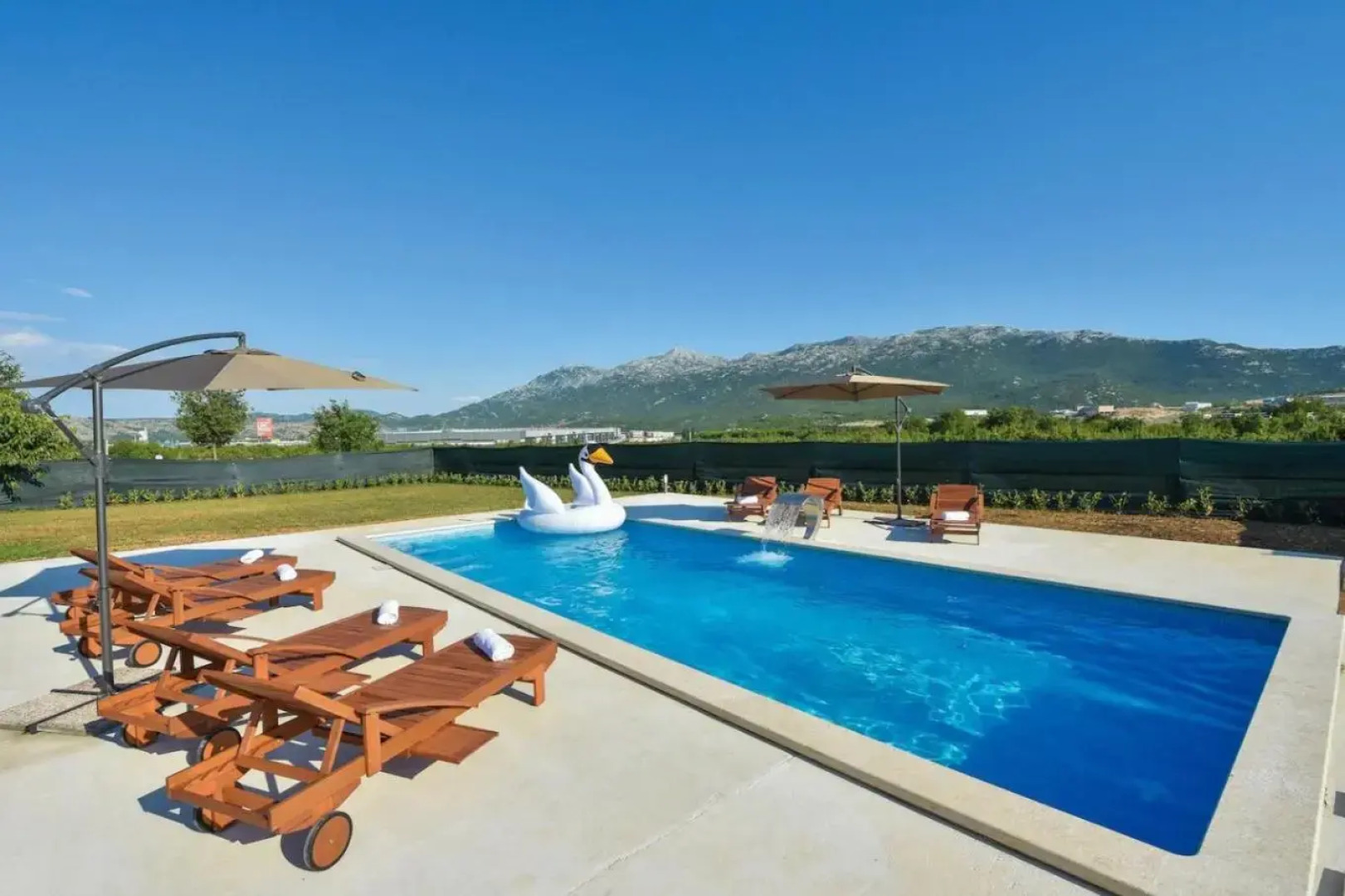 Holiday house with a swimming pool Dugopolje, Zagora - 19033