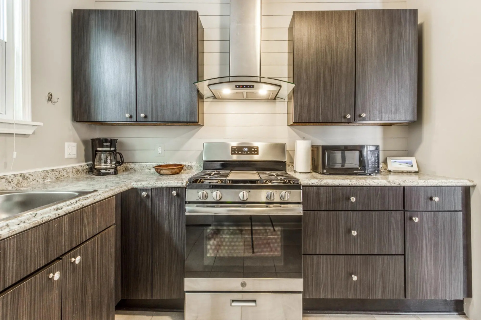 Great 6 bedroom peaceful family retreat