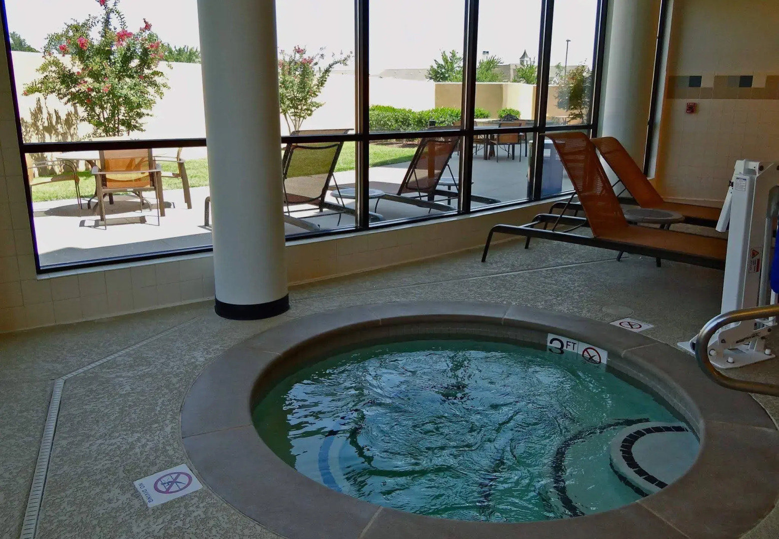 Courtyard by Marriott Clarksville