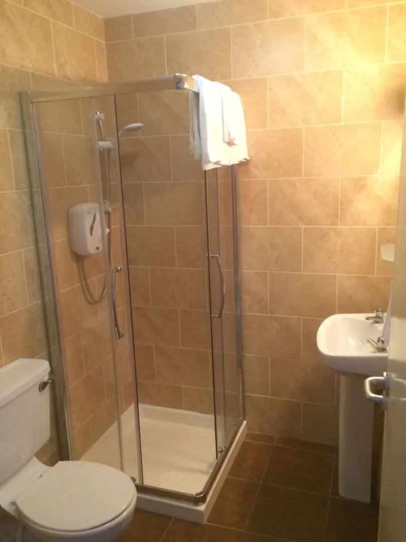 Carey's Viking House Hotel