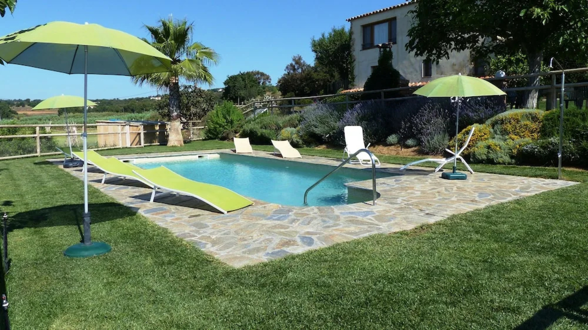 Masia Can Oller by Checkin